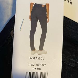 Calvin Klein Jeans 👖 NWT